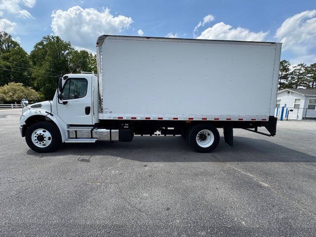 2017 Freightliner M2 106