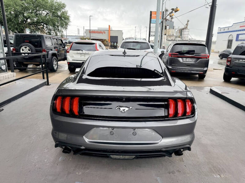 2021 Ford Mustang EcoBoost