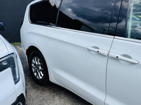 2023 Chrysler Pacifica Touring L