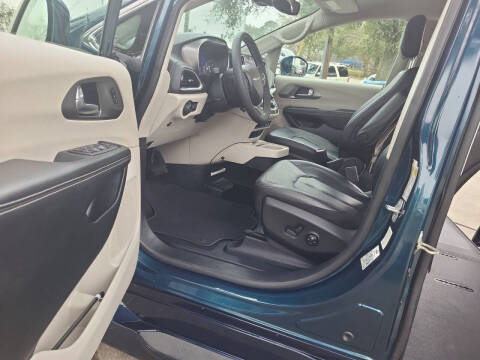 2022 Chrysler Pacifica Touring L