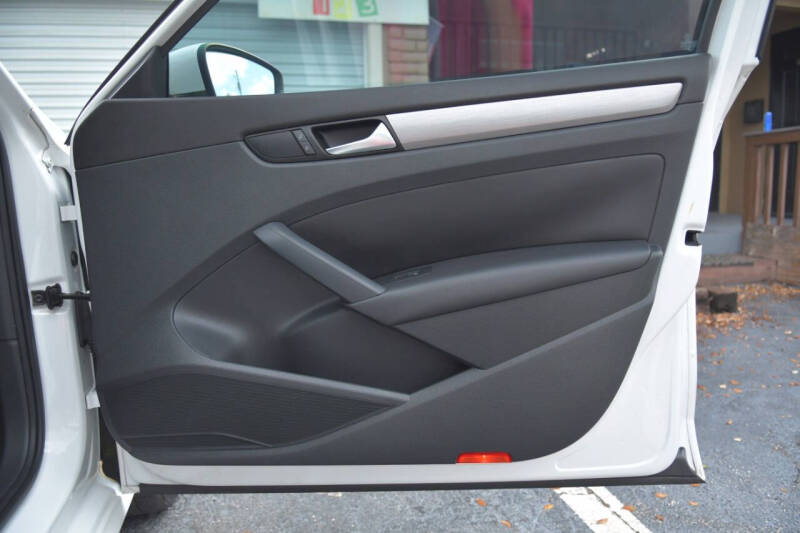 2014 Volkswagen Passat 1.8T SE