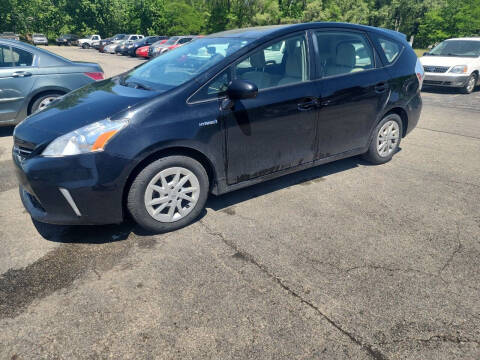2014 Toyota Prius v Two