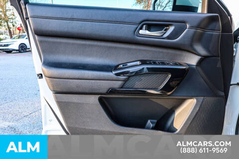 2022 Nissan Pathfinder SV