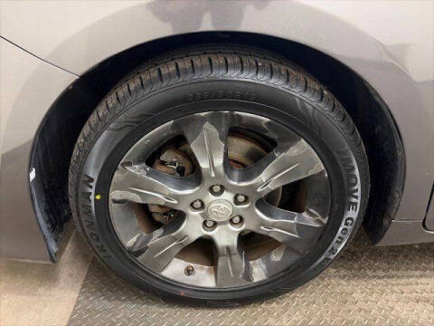 2011 Toyota Sienna SE 8-Passenger