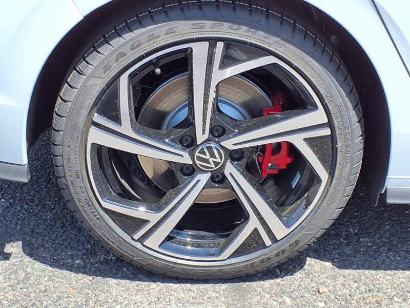 2025 Volkswagen Golf GTI SE