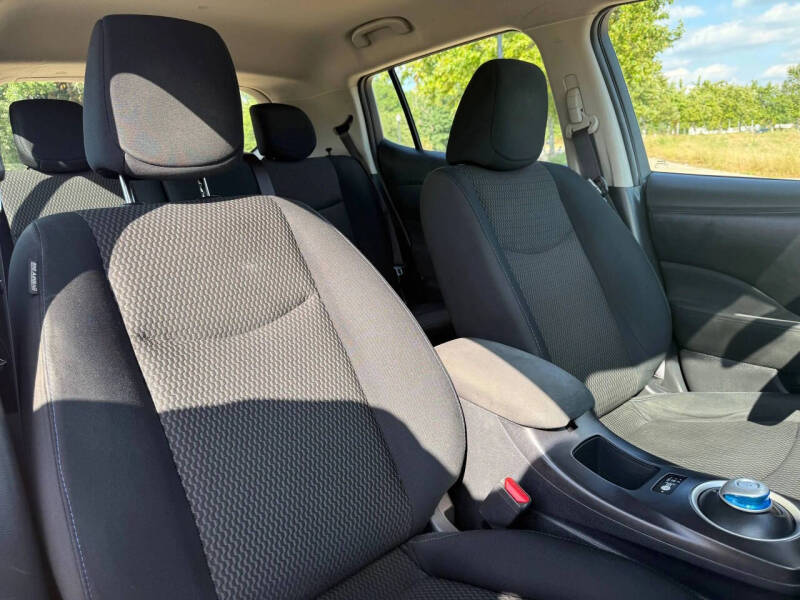 2015 Nissan LEAF