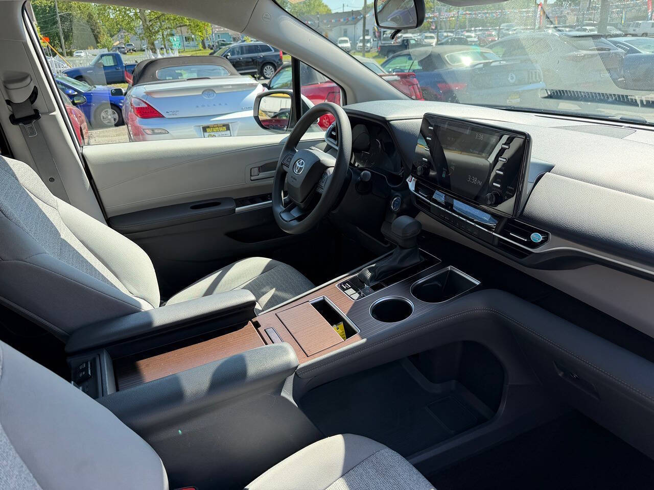 2022 Toyota Sienna 18