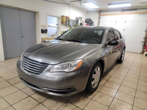 2013 Chrysler 200 for sale at Pack's Peak Auto in Hillsboro OH