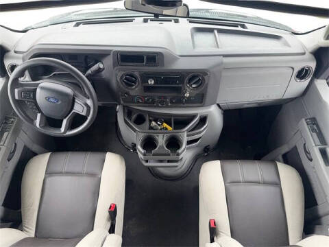 2021 Ford E-Series E-450 SD