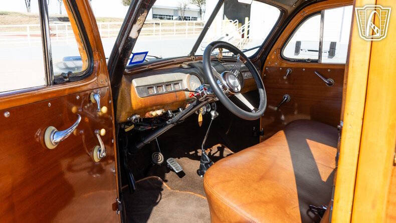 1946 Ford Super Deluxe