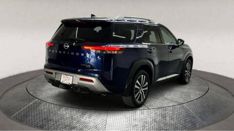 2022 Nissan Pathfinder Platinum