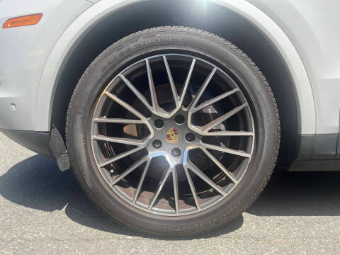 2022 Porsche Cayenne Coupe Platinum Edition