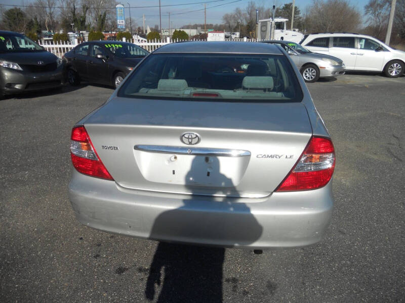 2003 Toyota Camry LE photo 12