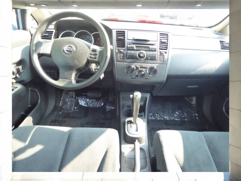 2011 Nissan Versa 1.8 S