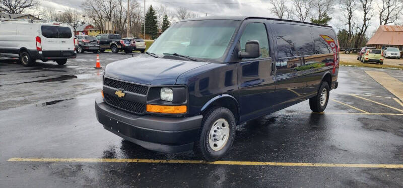 2017 Chevrolet Express Cargo Work Van photo 2