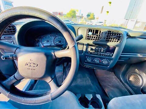 2001 Chevrolet S-10 LS