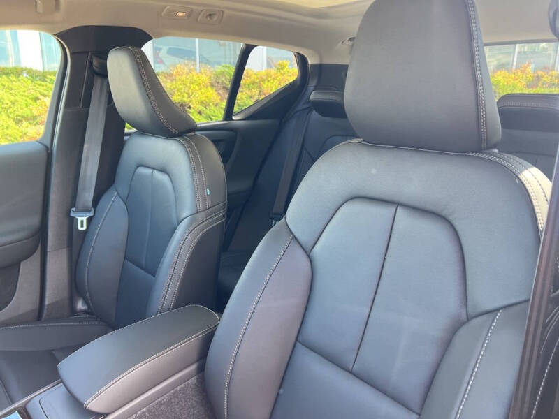 2026 Volvo XC40 B5 Ultra