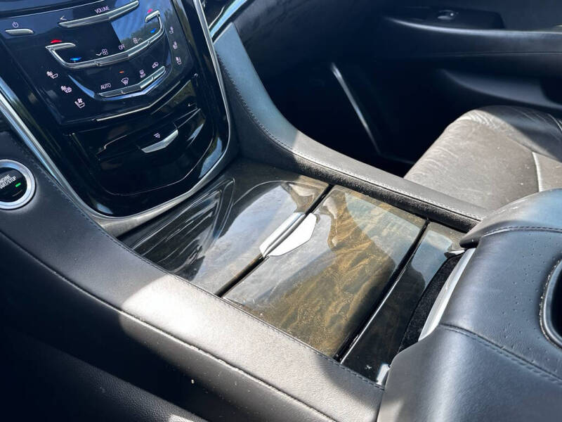 2020 Cadillac Escalade Platinum