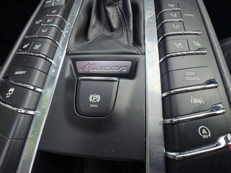 2017 Porsche Macan