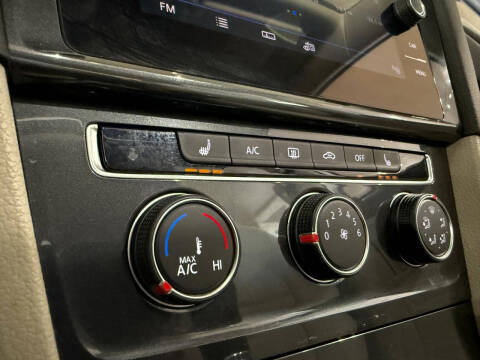 2018 Volkswagen Golf TSI SE