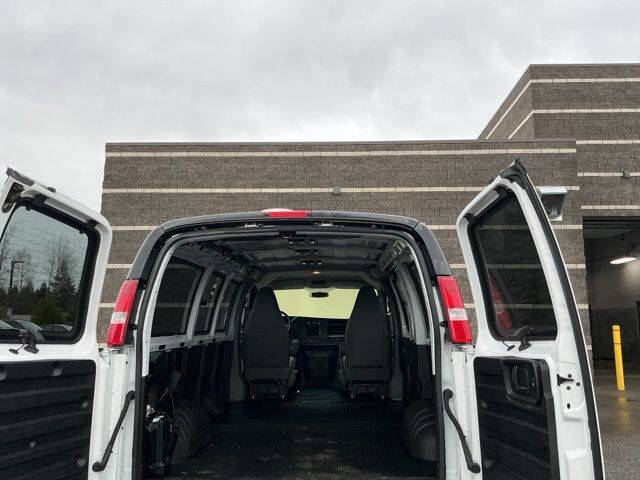 2017 GMC Savana 3500