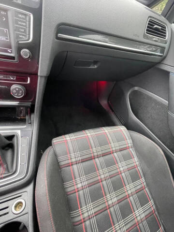 2017 Volkswagen Golf GTI S