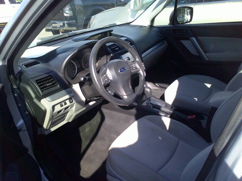 2015 Subaru Forester 2.5i