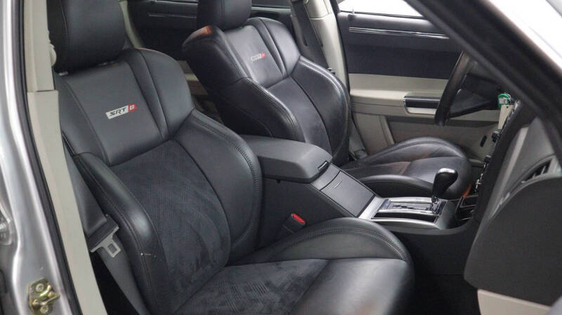 2006 Chrysler 300 SRT-8