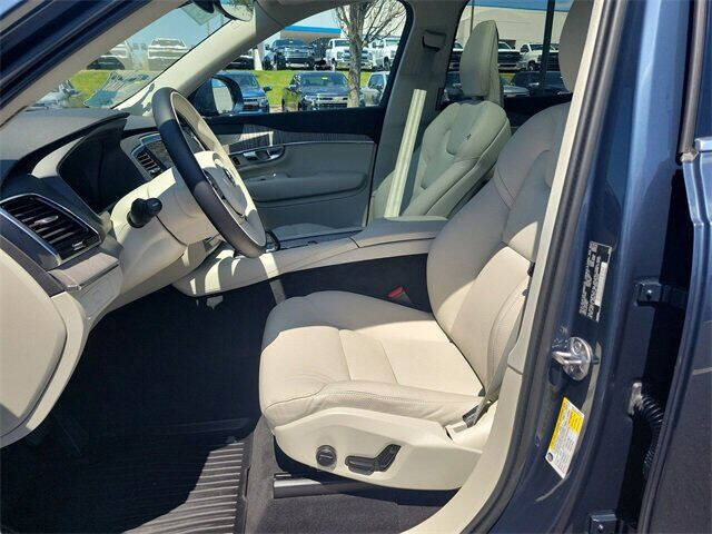 2024 Volvo XC90 B5 Plus Bright Theme