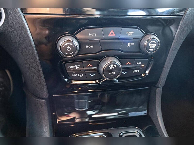 2018 Chrysler 300 S