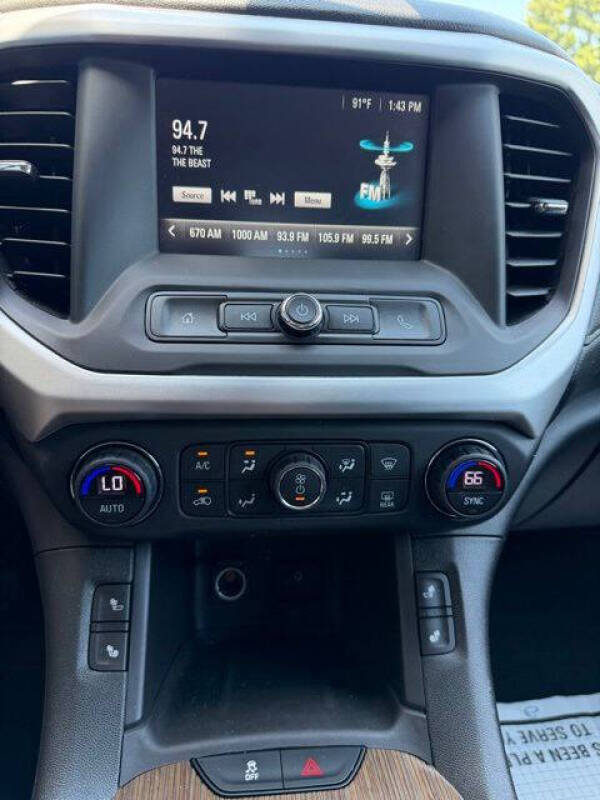 2017 GMC Acadia SLE-2