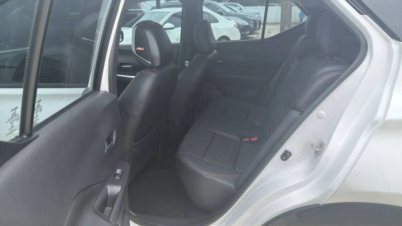 2020 Nissan Kicks SR