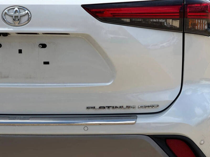 2022 Toyota Highlander Platinum