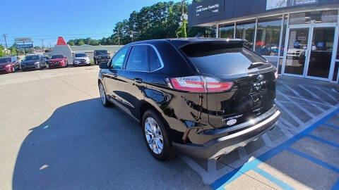 2022 Ford Edge Titanium