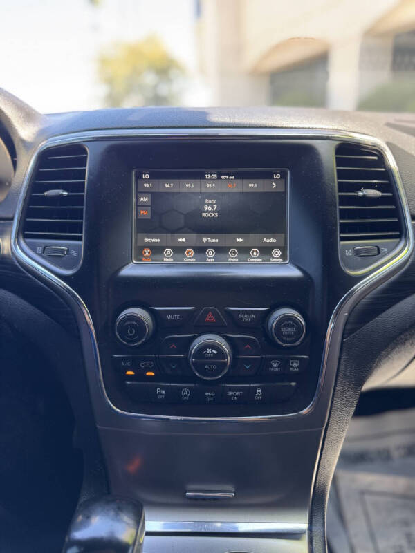 2020 Jeep Grand Cherokee Laredo