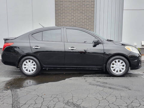 2013 Nissan Versa 1.6 SV