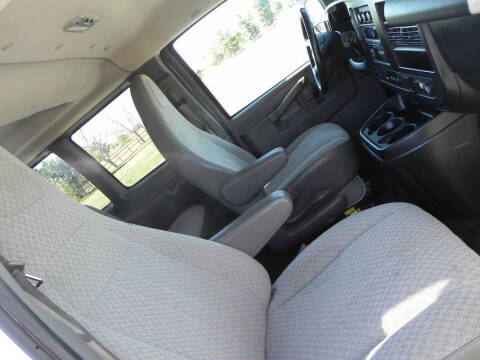 2017 Chevrolet Express LS 2500