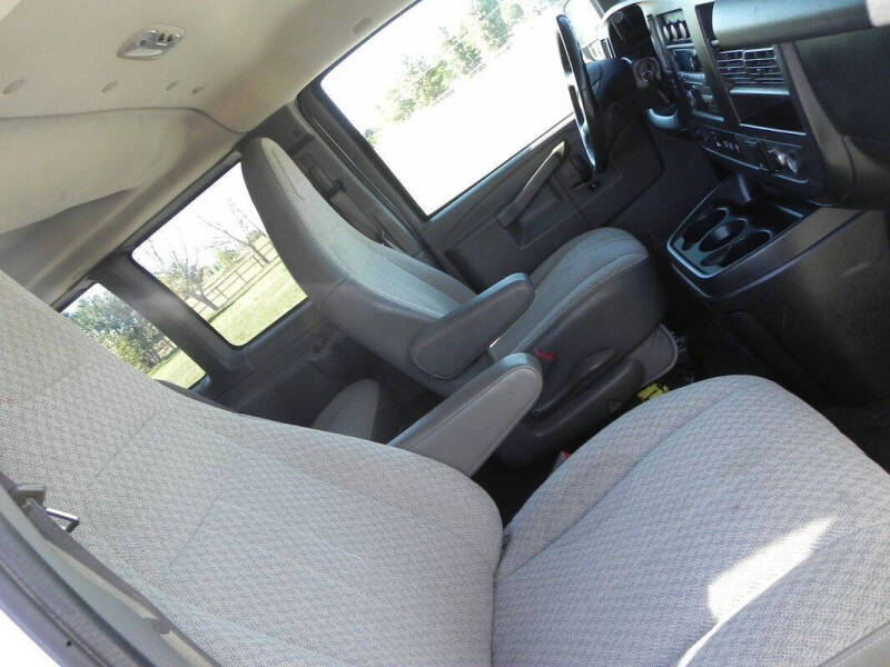 2017 Chevrolet Express LS 2500