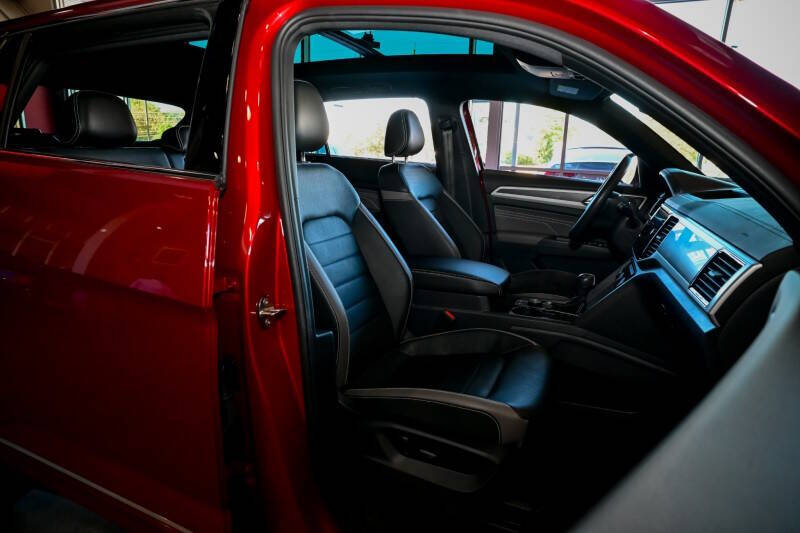 2022 Volkswagen Atlas Cross Sport V6 SEL Premium R-Line 4Motion