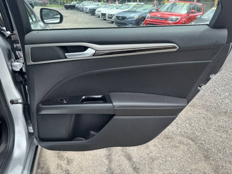 2014 Ford Fusion SE