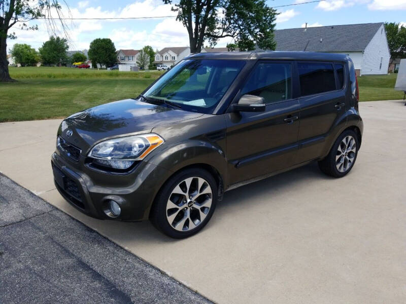 2013 Kia Soul for sale at CALDERONE CAR & TRUCK in Whiteland IN