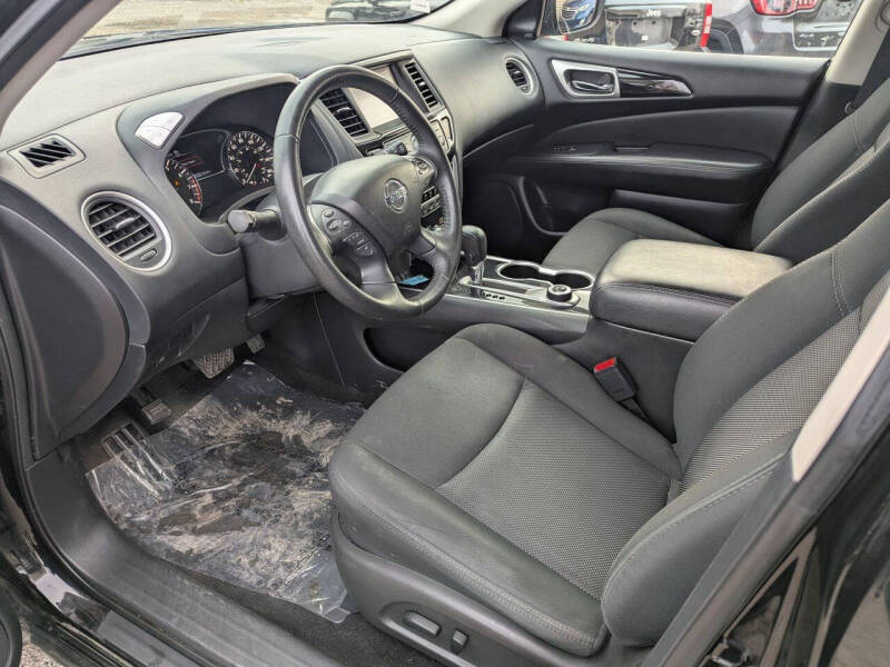 2020 Nissan Pathfinder SV