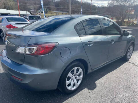 2013 Mazda MAZDA3 i SV