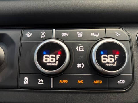 2023 Land Rover Defender 110 SE