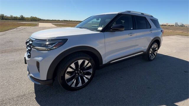 2025 Ford Explorer Platinum