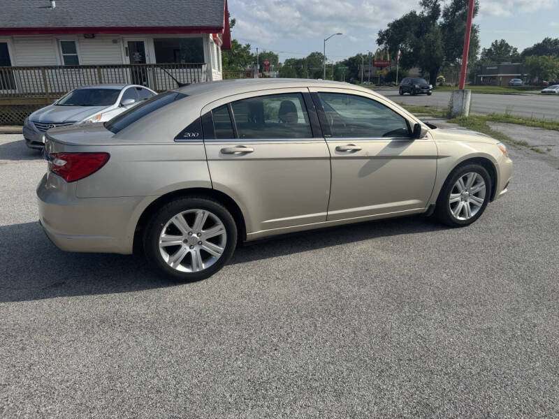 2013 Chrysler 200 Touring