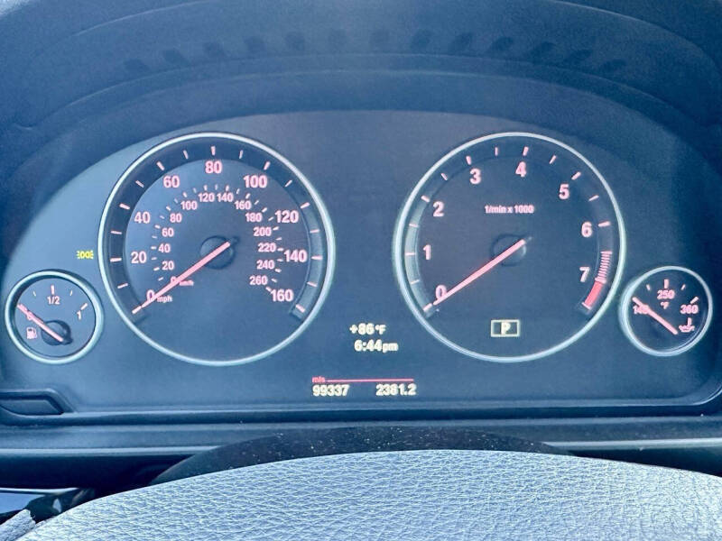2012 BMW 5 Series 528i
