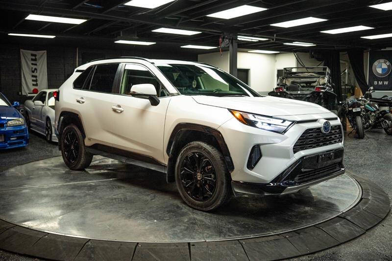 2024 Toyota RAV4 Hybrid SE