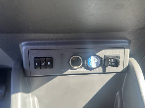 2013 Toyota Prius v Five