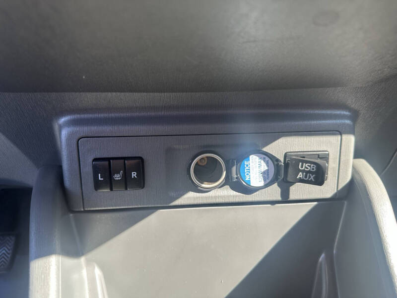 2013 Toyota Prius v Five